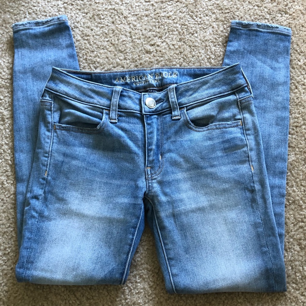 Light Wash American Eagle Jeggings